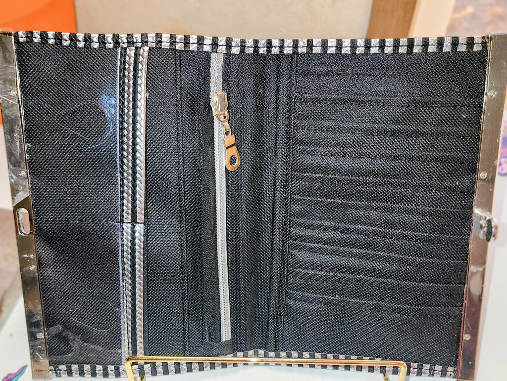 Compact clutch wallet