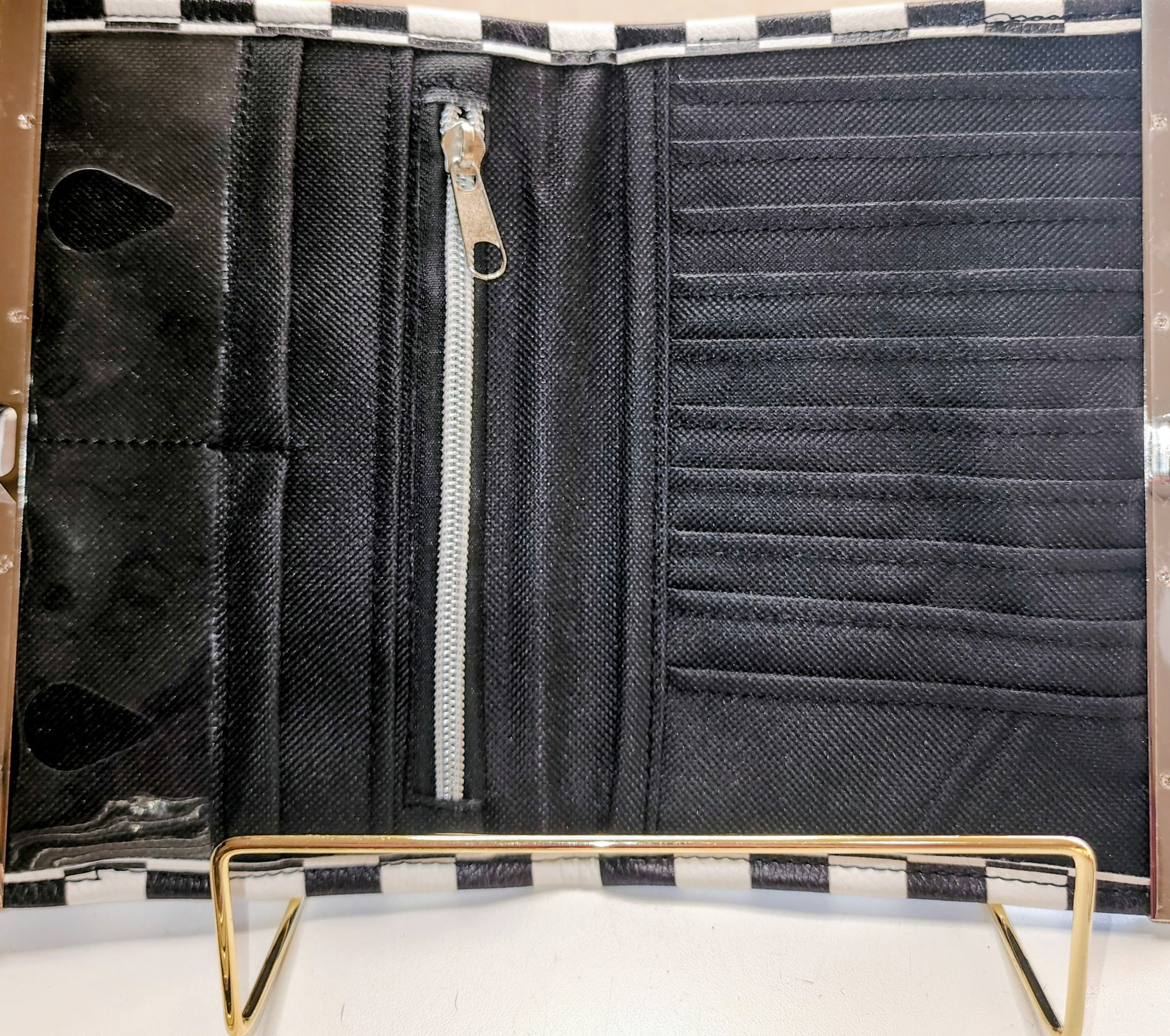 Compact clutch wallet