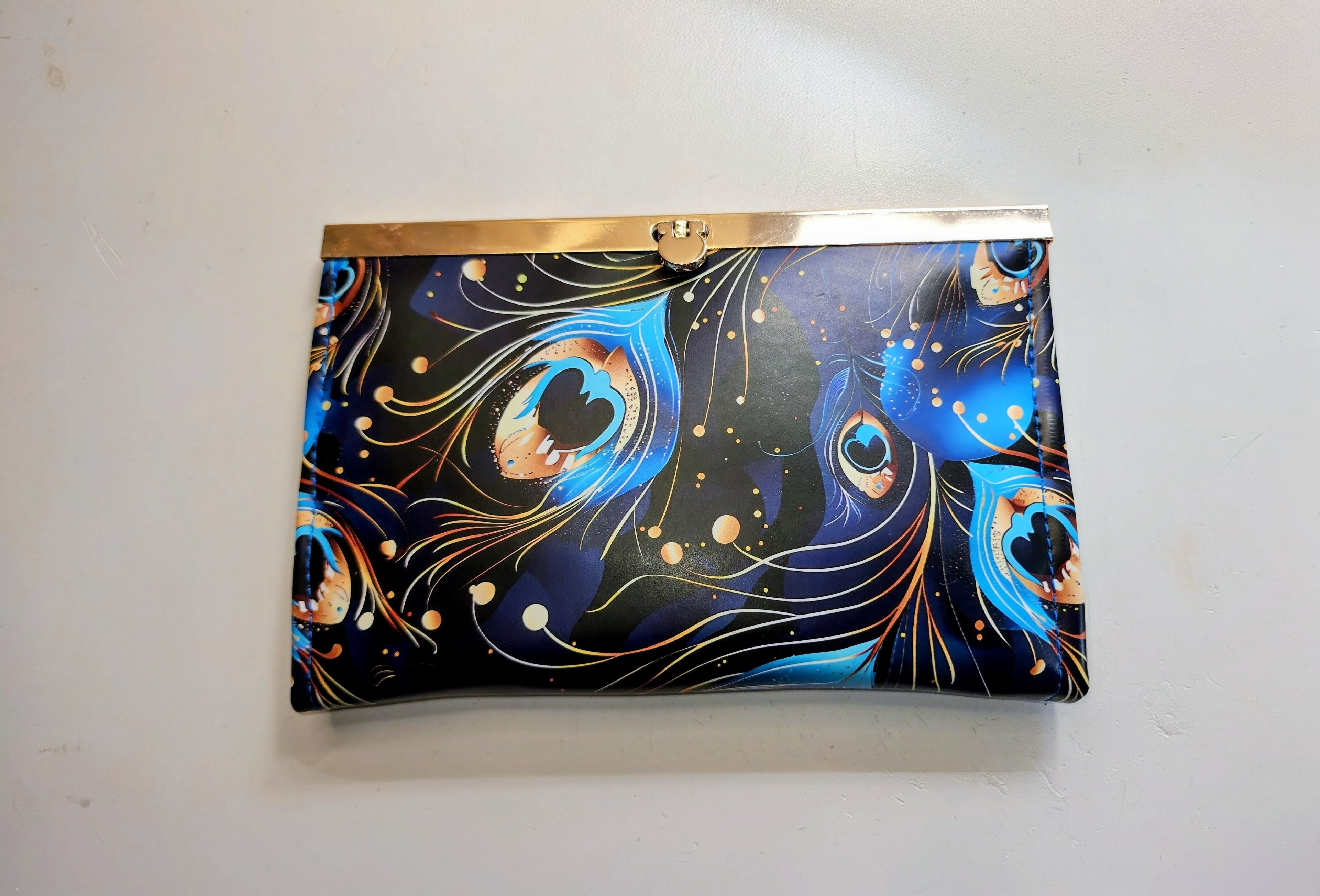 Compact clutch wallet