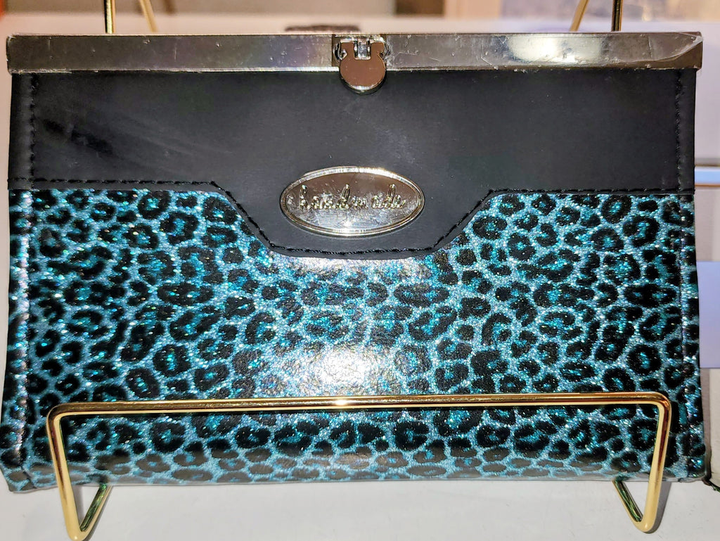 Compact clutch wallet